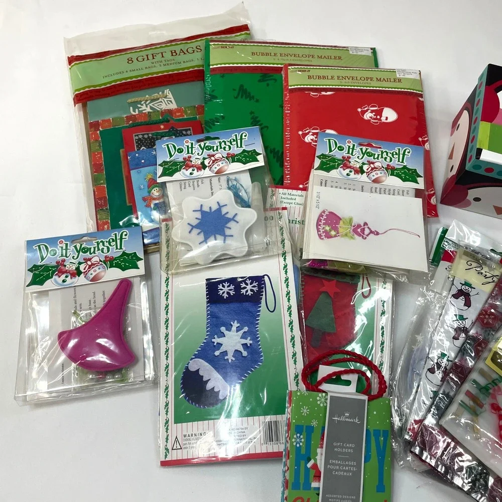 Christmas Craft Kit Bundle Holiday DIY Gift Bag Treat Sacks Stocking Card Holder